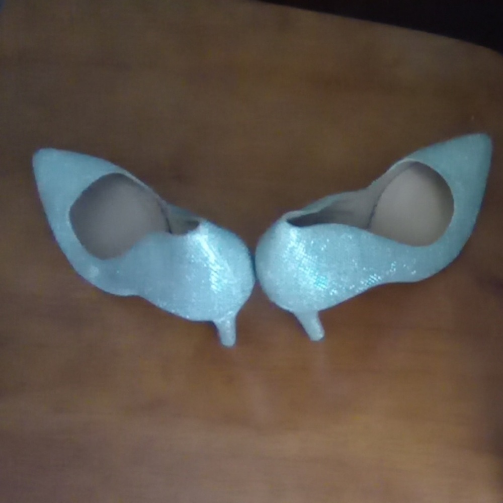 Heels - Picture 3 of 3